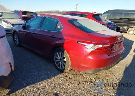 2018 Toyota Camry Le из США, поврежденный, VIN 4T1B11HKXJU663129
